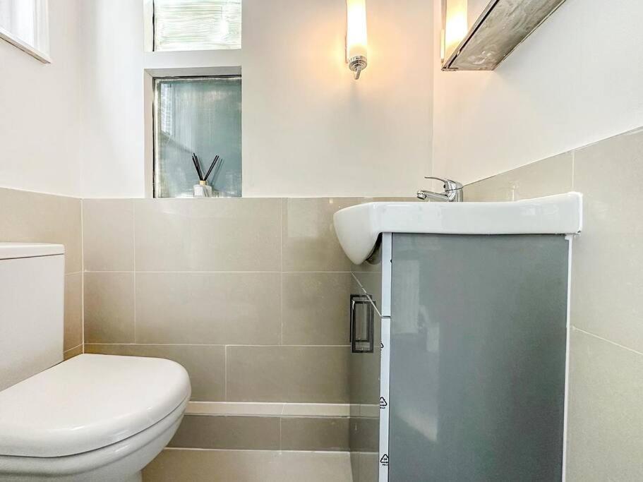 New Cosy Luxury 3 Bedroom House In Battersea London Eksteriør billede