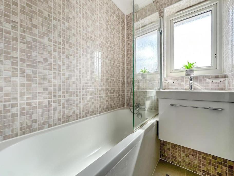New Cosy Luxury 3 Bedroom House In Battersea London Eksteriør billede